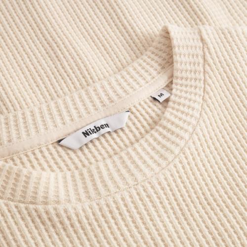 Sweater waffle knit label detail photography — womenswear ecommerce GoPackshot
