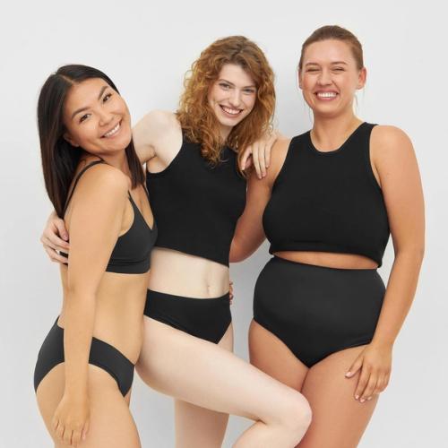 Underwear inclusive group on-model photography — lingerie GoPackshot