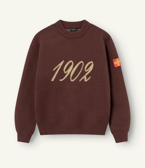 Sweater flat-lay packshot on light background — ecommerce GoPackshot