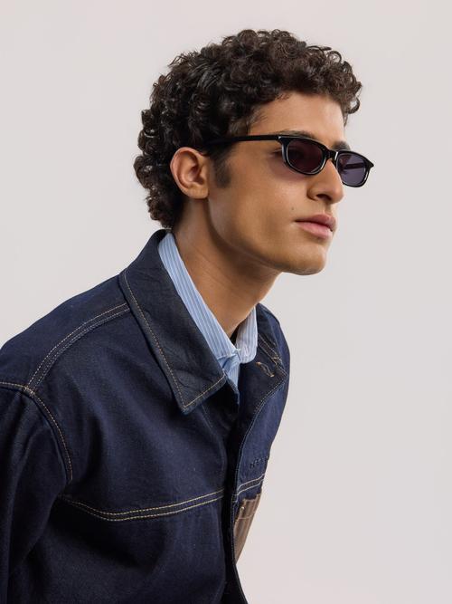 Black sunglasses on-model photography in studio — eyewear ecommerce GoPackshot