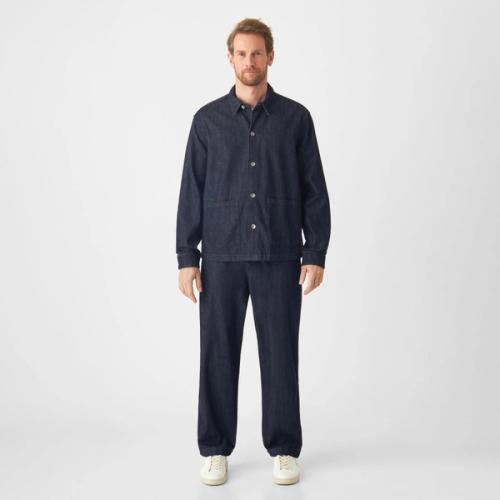 Jacket on-model full-body photography — menswear ecommerce GoPackshot