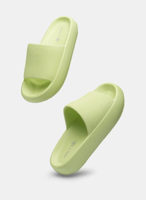 Slide pair floating packshot on neutral background — GoPackshot studio