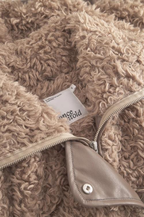 Sweater packshot with shadow detail for online catalogs — womenswear GoPackshot