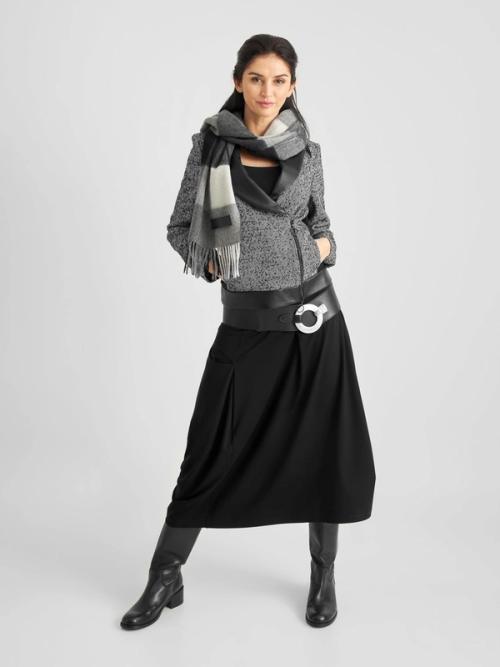 Jacket outfit on-model photography in studio — womenswear ecommerce GoPackshot