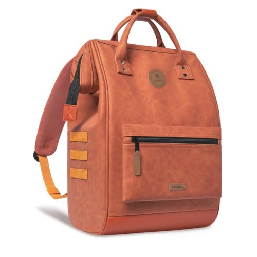 Vintage-style backpack front packshot — ecommerce GoPackshot studio