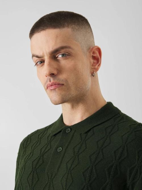 Polo on-model portrait close-up photography — menswear GoPackshot