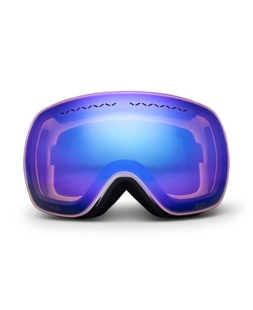 Goggles front-view packshot with gradient mirror lens — sport eyewear photography GoPackshot