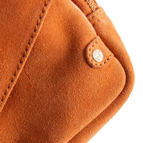 Handbag snap button and stitching macro — GoPackshot studio