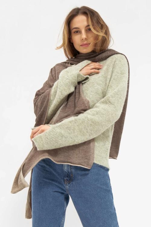 Scarf on-model full-body styling photography for ecommerce