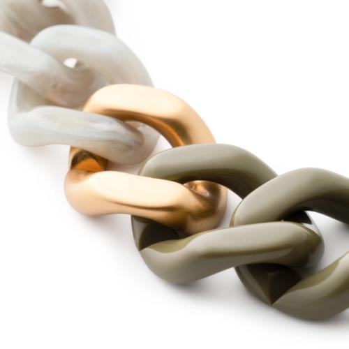 Bracelet macro showing multicolour chain links — jewellery photography GoPackshot