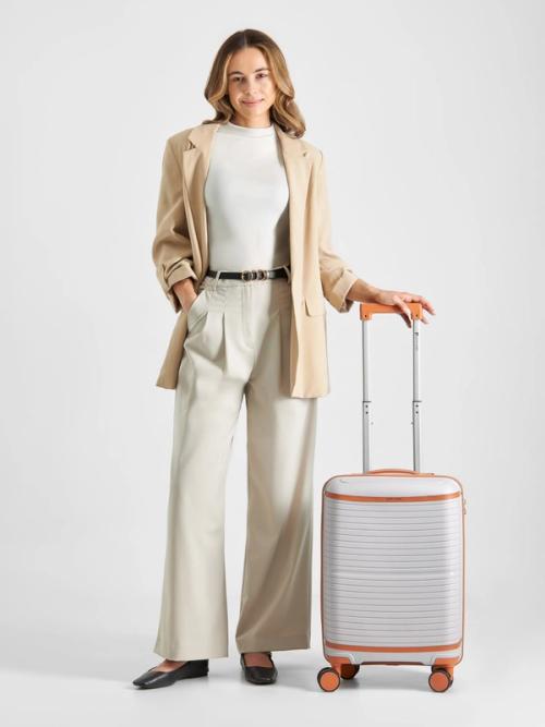 Cabin suitcase on-model lifestyle — ecommerce travel GoPackshot