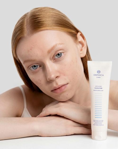 Face mask packshot with model in skincare beauty photography — GoPackshot studio