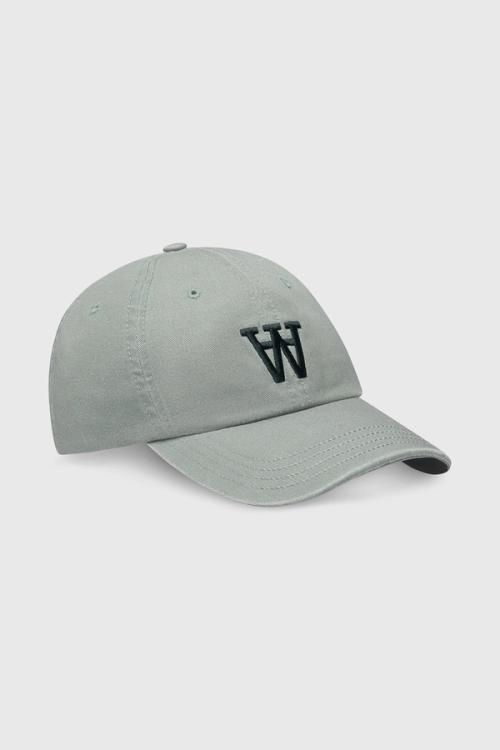 Cap three-quarter view packshot for accessories ecommerce