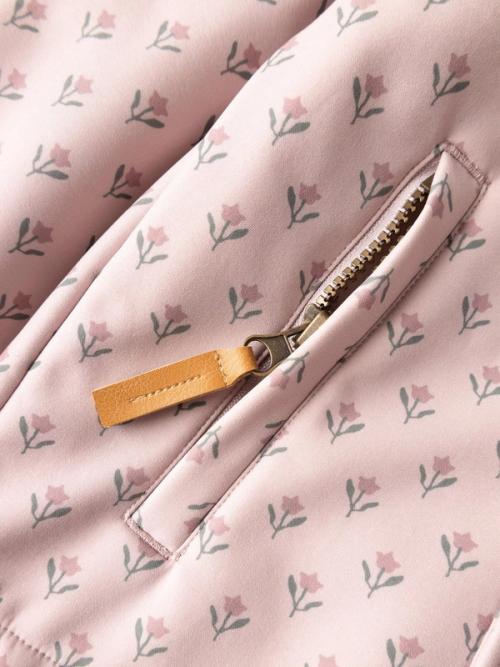 Kids jacket fabric and zipper detail close-up — childrenswear studio GoPackshot