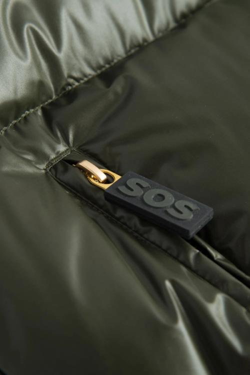 Jacket zipper pull hardware detail macro — menswear photography GoPackshot