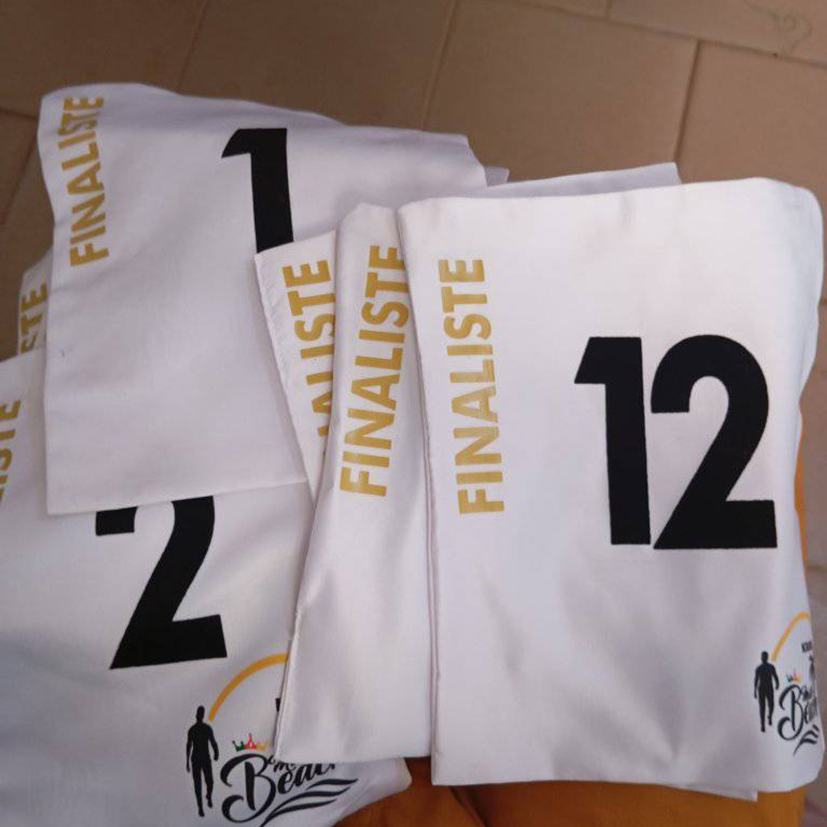 Les écharpes disponible..