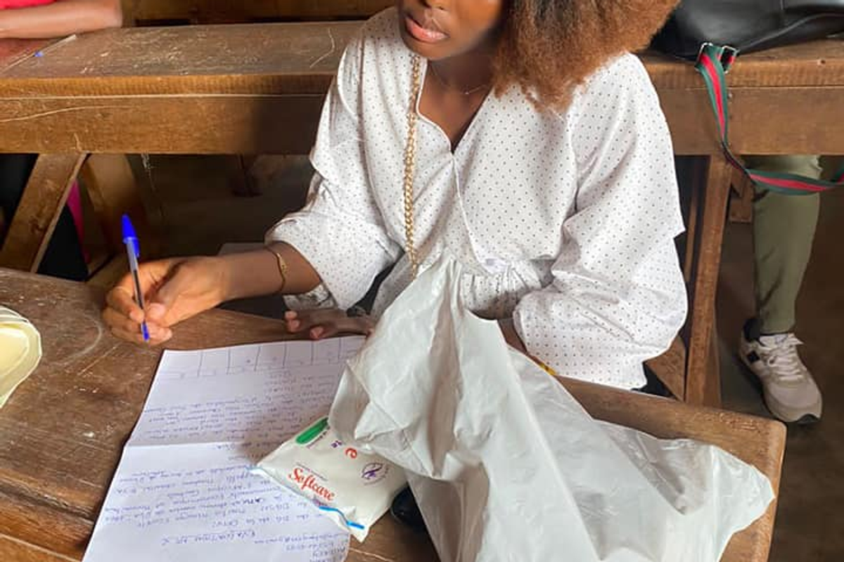 AU DELÀ DE LA BEAUTÉ ET DE L'ÉLOQUENCE : 