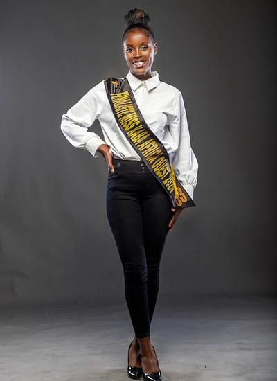 Domo ngono Lucie Emmanuelle Suzanne