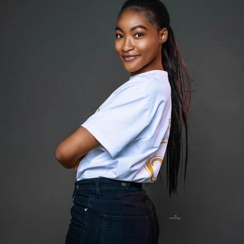 Bilo’o Akoumba Asso’o Nefertiti