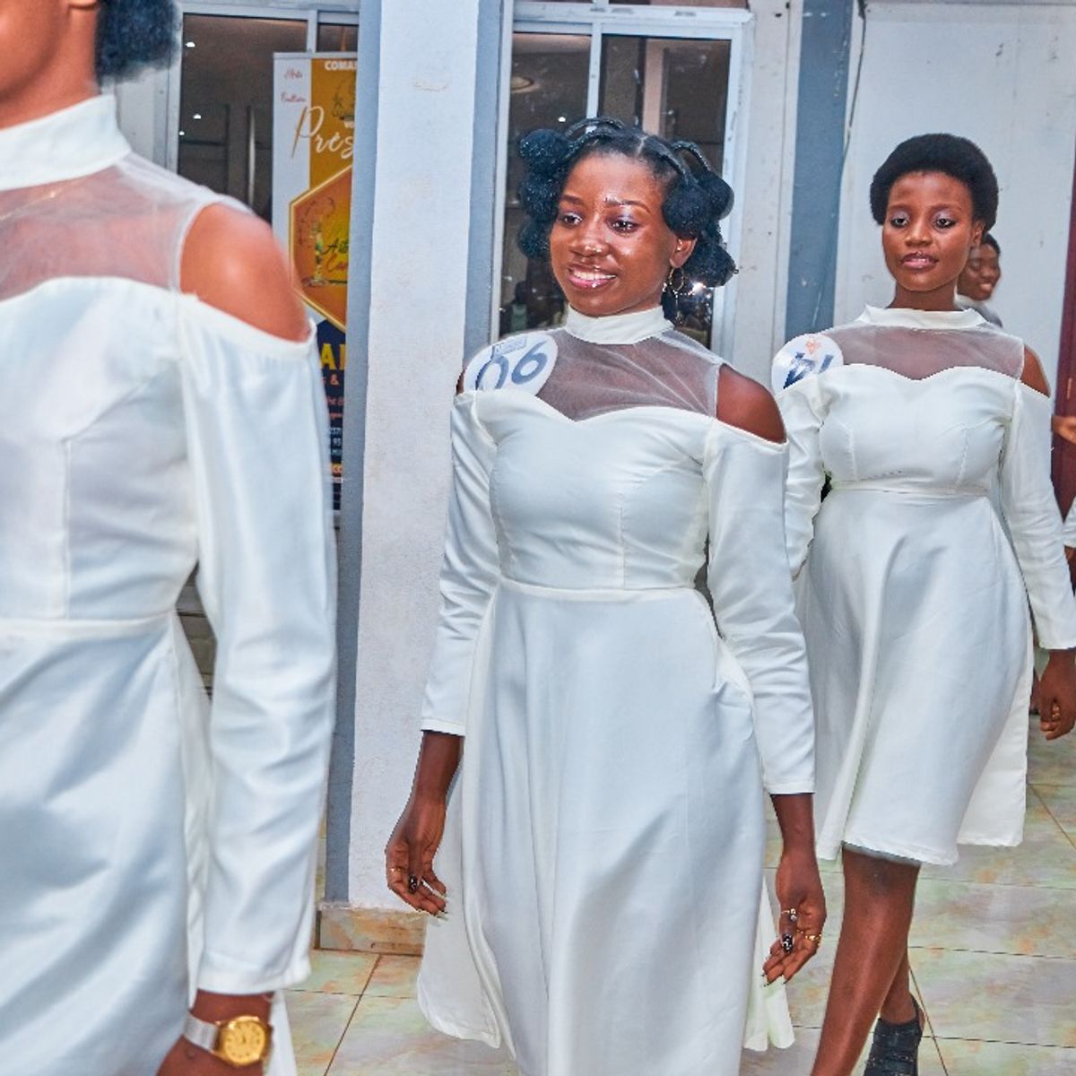 Les filles qui défilent