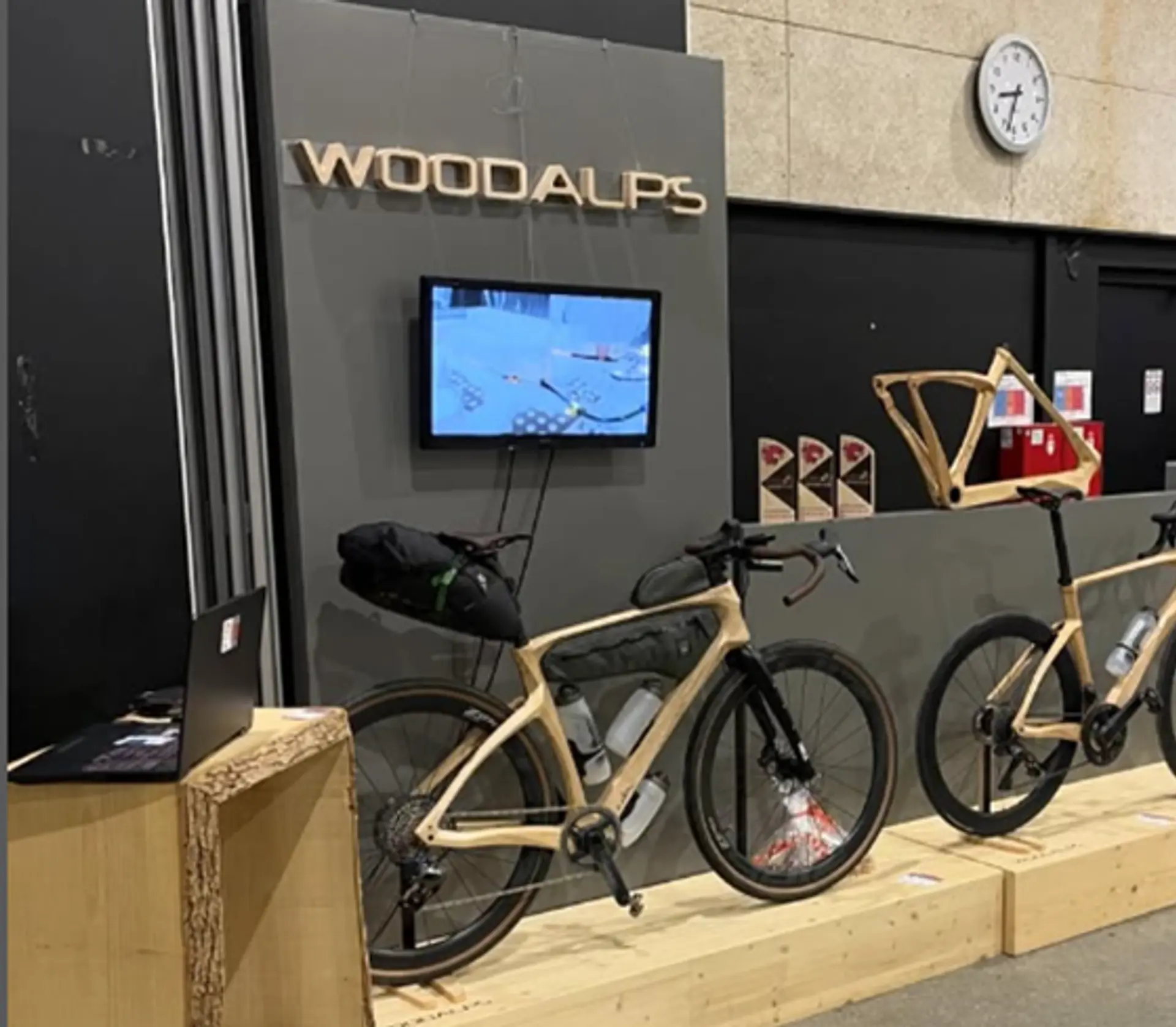 Prima esposizione del marchio - vista dello stand