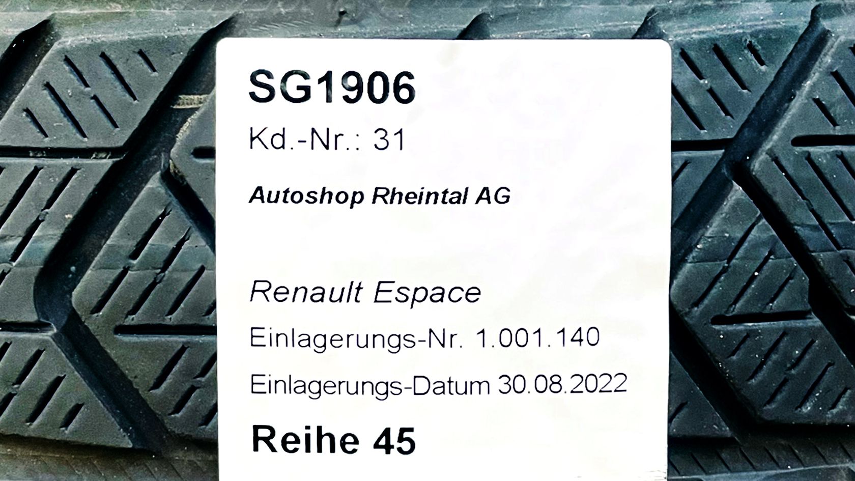 Optimale Reifeneinlagerung dank ADES Pneu-Etiketten