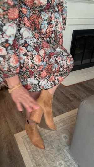 Comfy, stylish bootie! Perfect for any outfit!