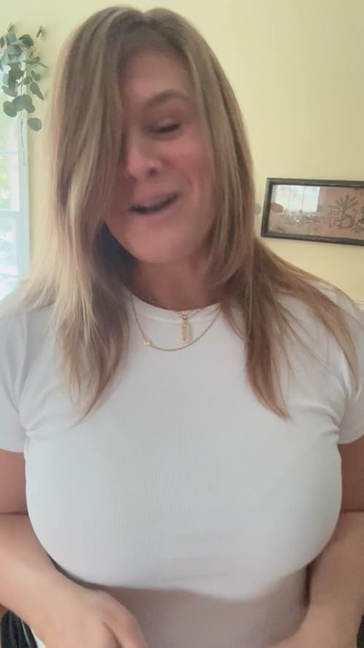 A t-shirt that stays in place?! YES!