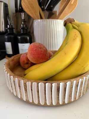 Stunning fruit bowl, perfect for any decor!