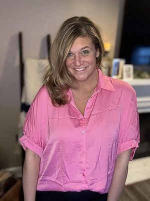 Dress up or down! Cant go wrong with this top!