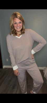 JustFashionNow Long Sleeve Striped Pajama Lounge Set