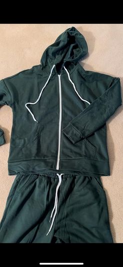 Who doesnt love a cute, lightweight two piece set?!