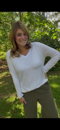 NORACORA V-Neck Side-Split Tunic Top