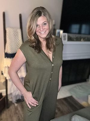 Cute, comfy and has POCKETS