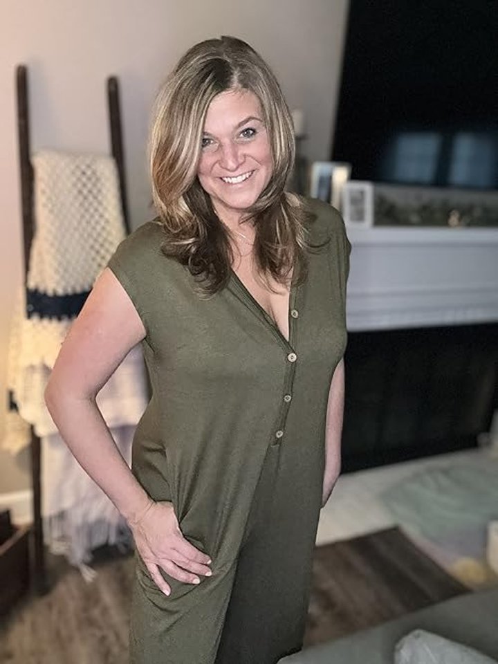 Cute, comfy and has POCKETS