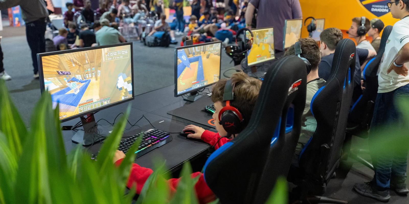 Students playing Minecraft Education at a DAIGON esports event