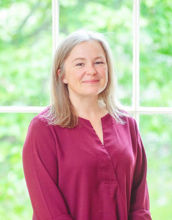 Portrait of Dr Hannah Makarski