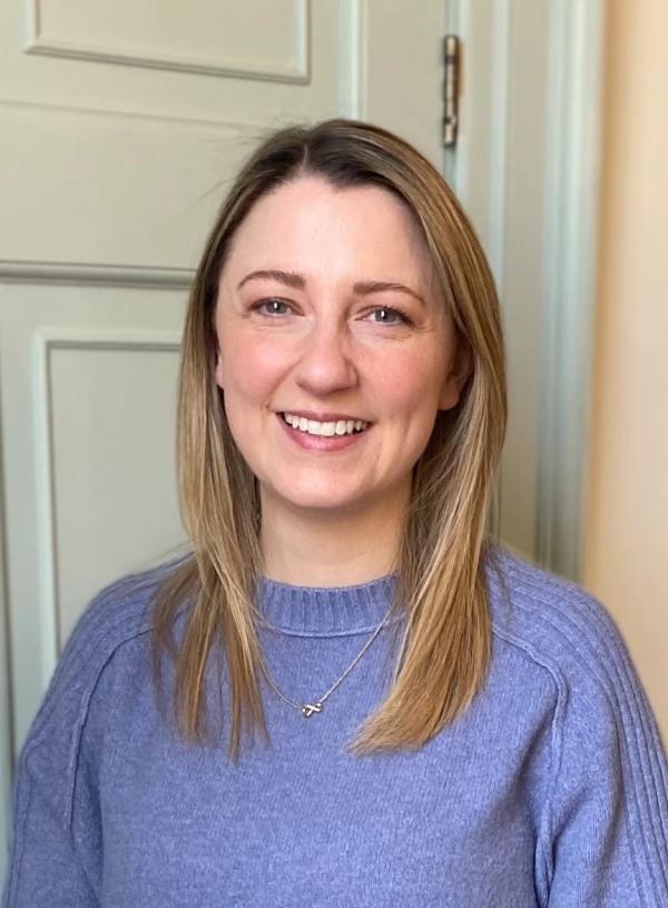 Portrait of Dr Rebecca McElroy