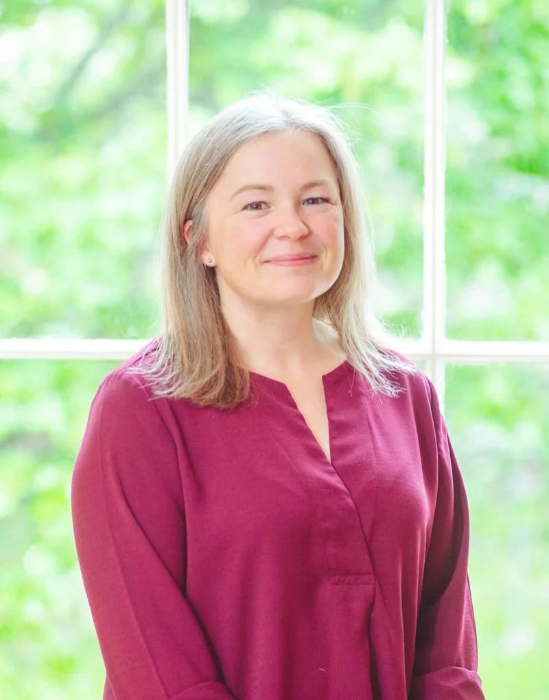 Portrait of Dr Hannah Makarski
