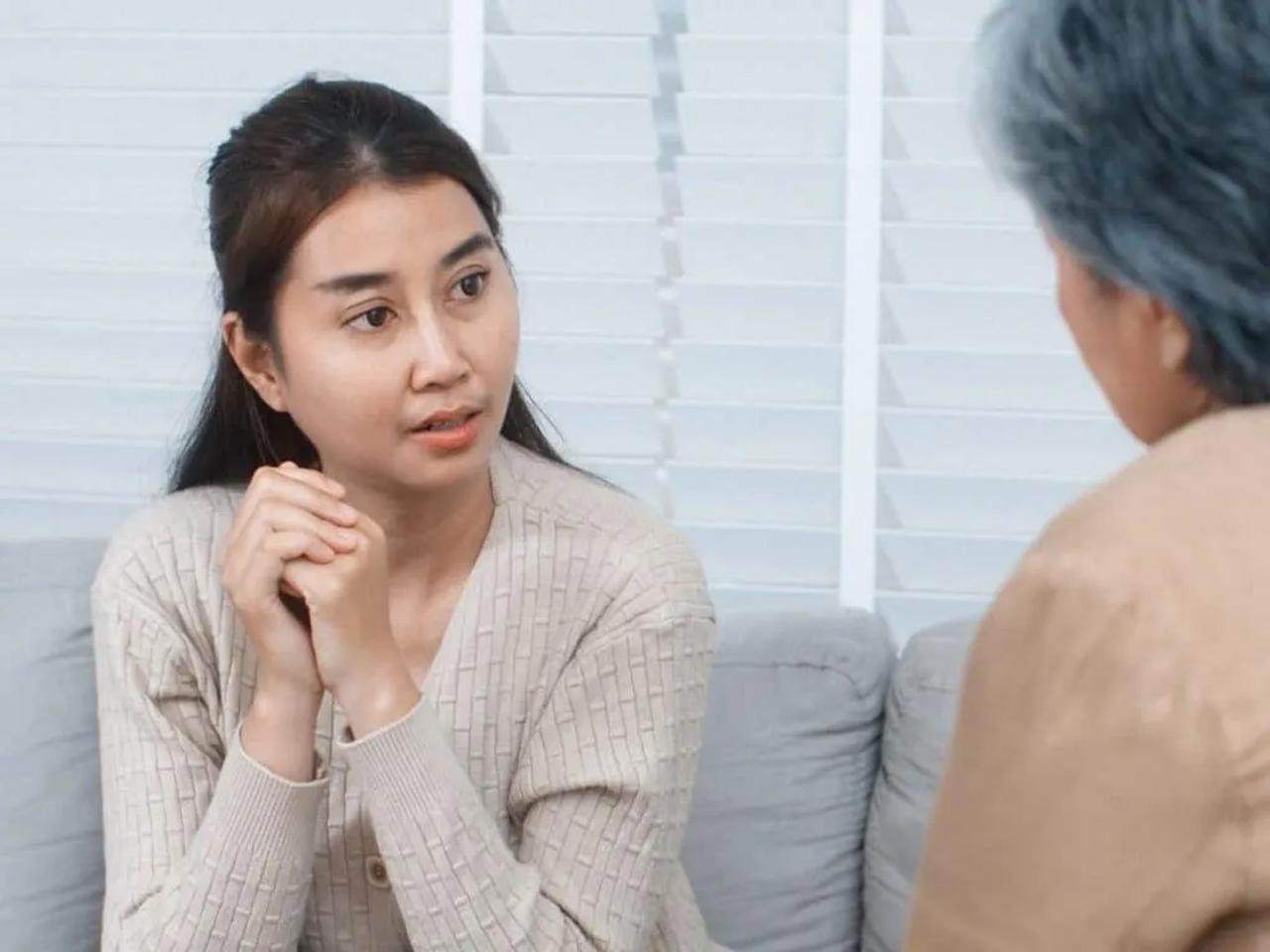 psychologist talking to client