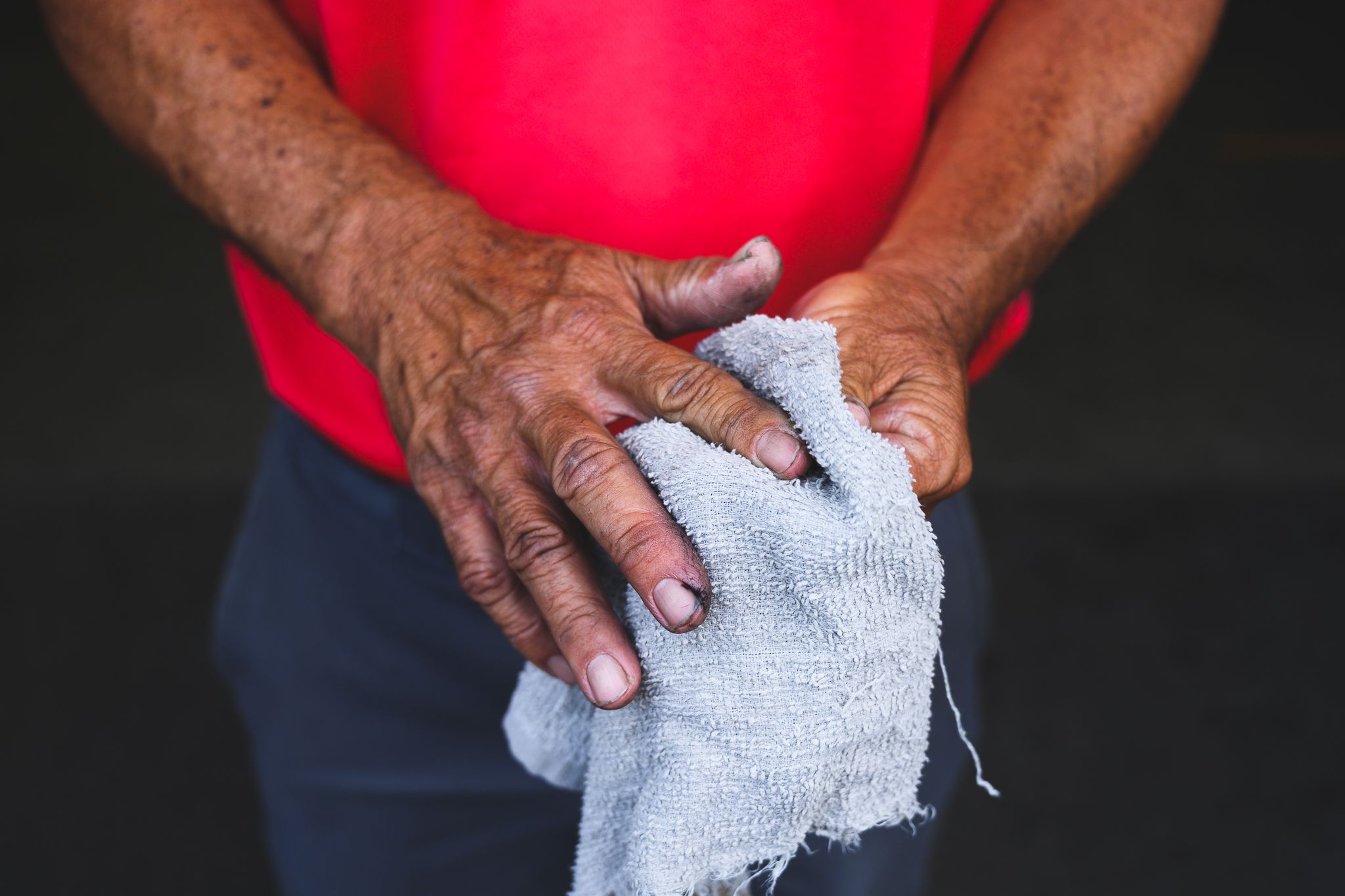 Video cover image shows entrepreneur Lia Young Hunt installing a light