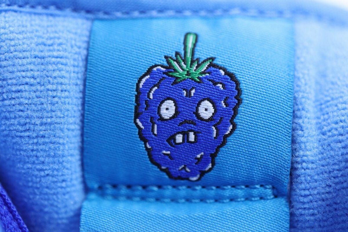 Nike SB Dunk Low Blueberry 420 Sample