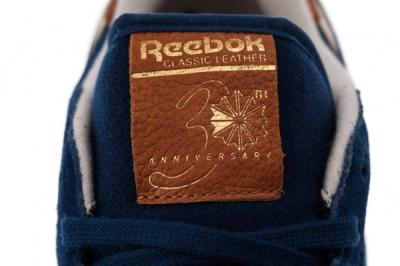 Reebok Classic Leather Suede Blue Tongue Detail 1