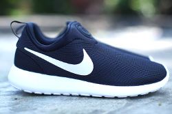 Nike Roshe Run Slip On Monochrome Thumb1