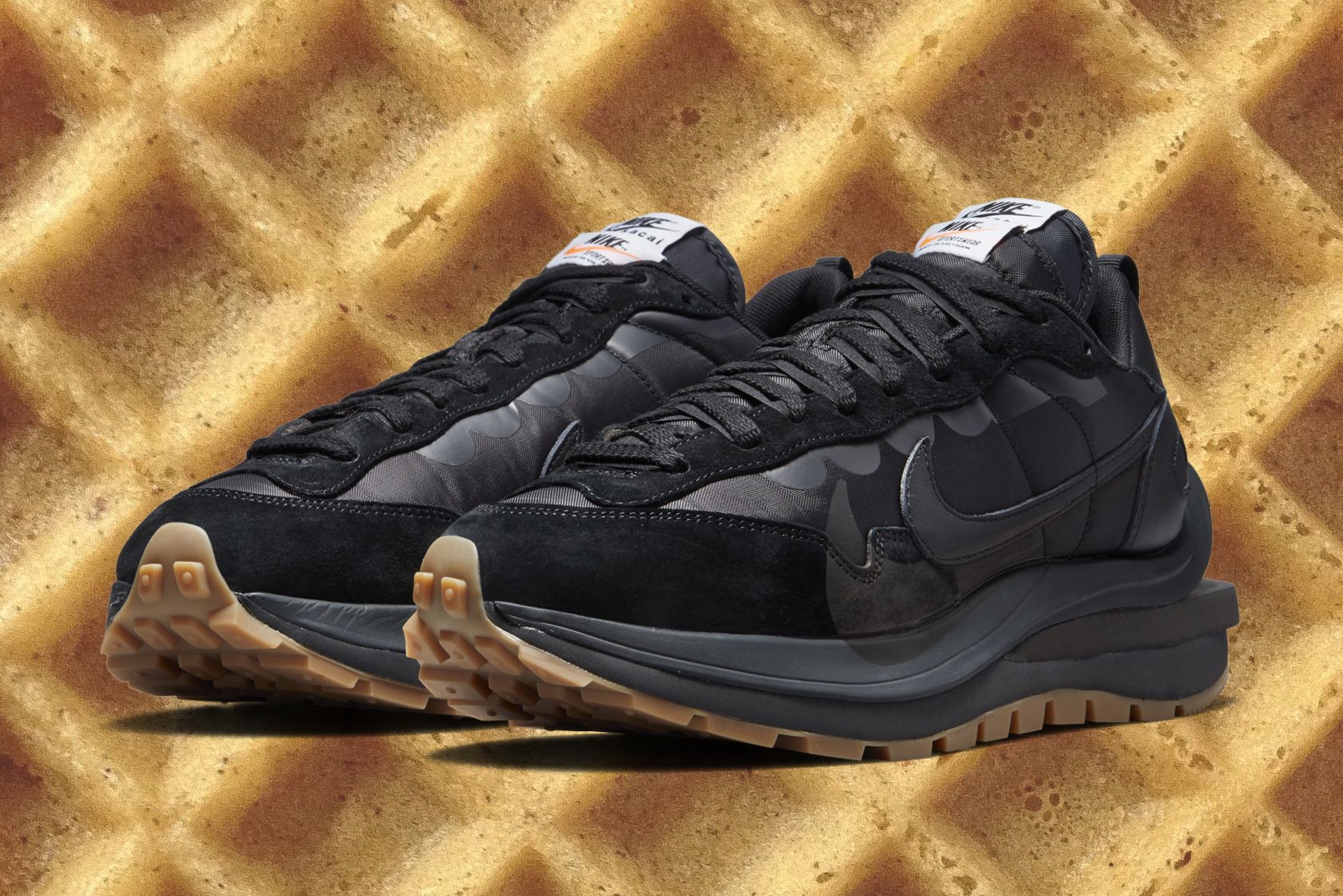 Official Images: custom sacai waffle sacai x Nike VaporWaffle 'Black/Gum' - Sneaker