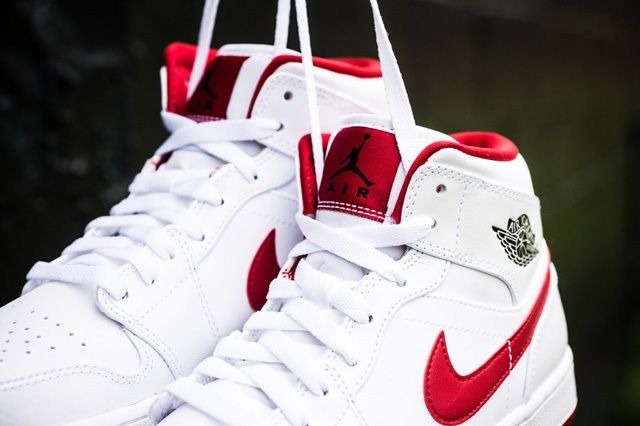 air jordan 1 mid gym red white