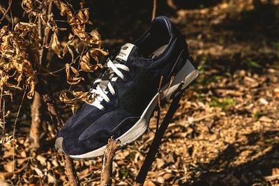 Madness New Balance 327 Navy Front