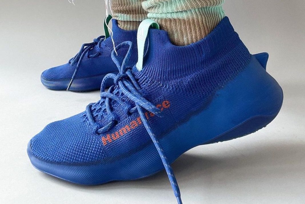 Lustre de ahora en adelante presión Pharrell Williams x adidas Humanrace Sichona Appears in Blue - Sneaker  Freaker
