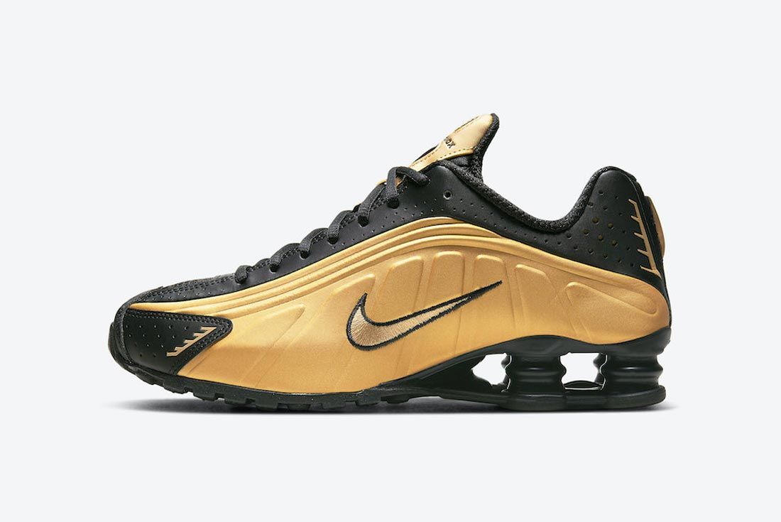 Nike Shox R4 Gets Blessed with Black 