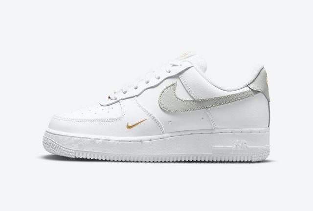 Air Force 1 - Sneaker Freaker